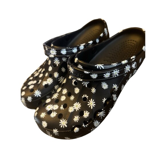 Crocs BAYA SEASONAL PRINTED CLOG Black Daisy Womens 13‎ - Picture 1 of 6